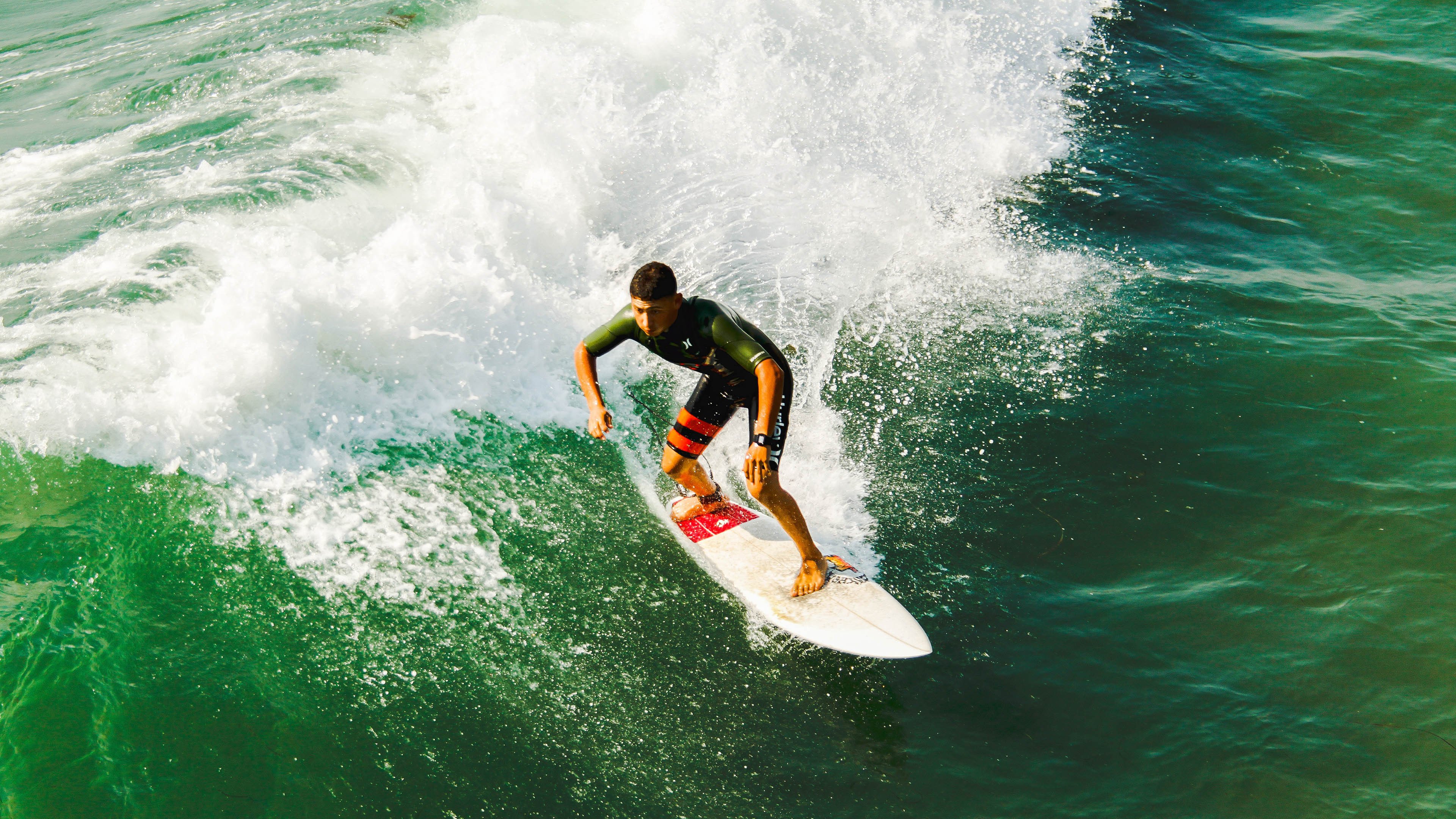 卡普尔的全能表现与爆发力，帮助袋鼠队占据攻守优势，卡普尔1000个名字