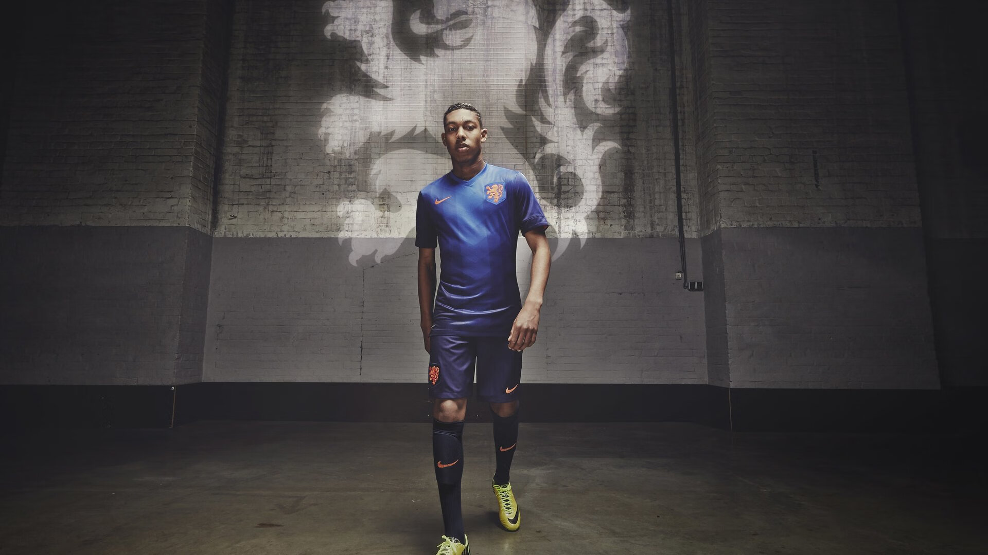 巴特尔以超凡的防守技巧,成为袋鼠队防线上的中流砥柱,巴特尔会扣篮吗